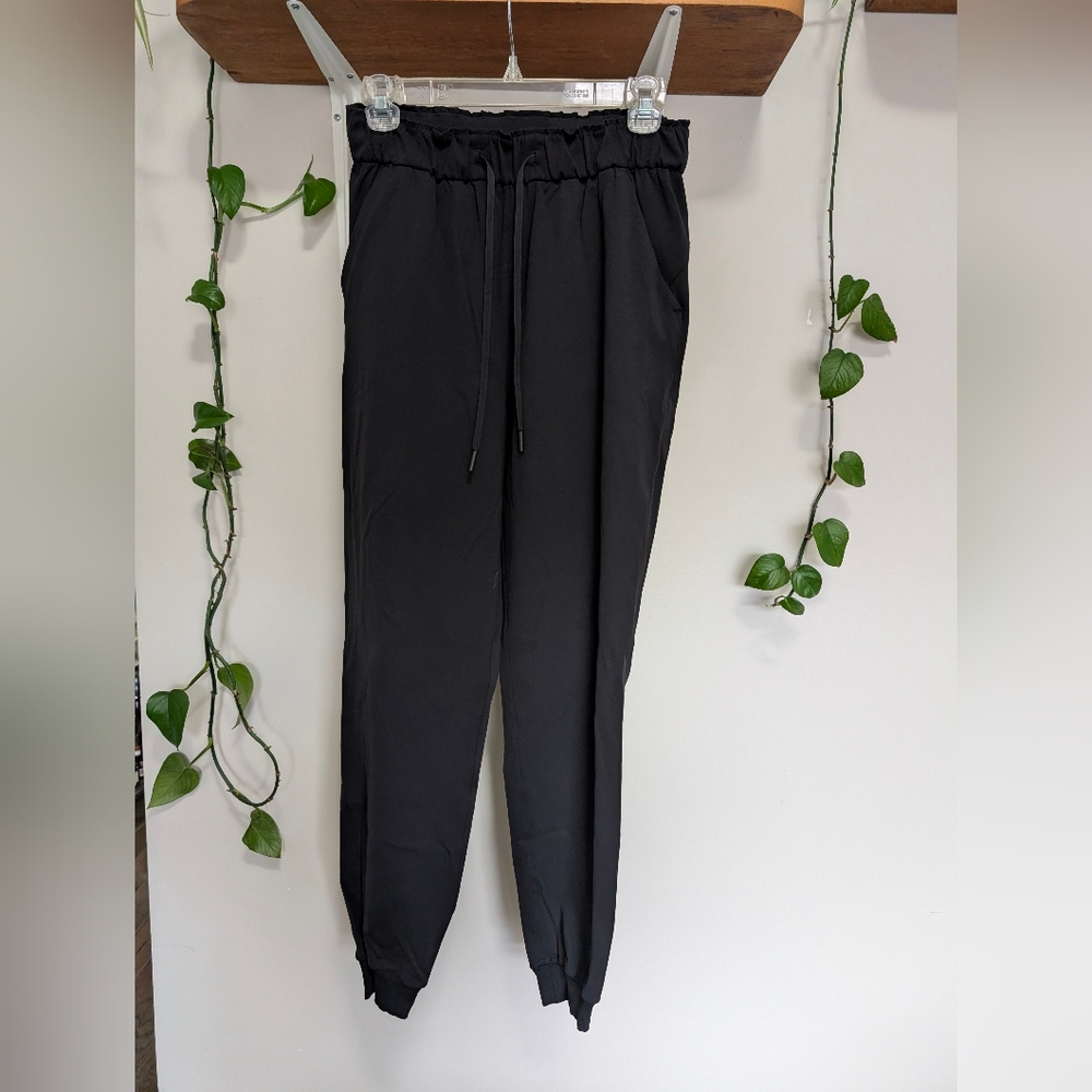 Lululemon Jogger-style Leggings